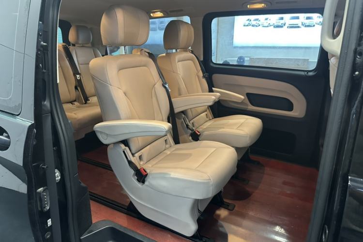 Used Mercedes-Benz Vito 2016 2.0T Business Edition Interior 9