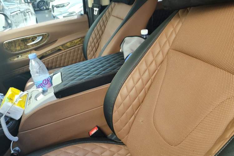 Used Mercedes-Benz Vito 2016 2.0T Elite Edition Left Front Seat