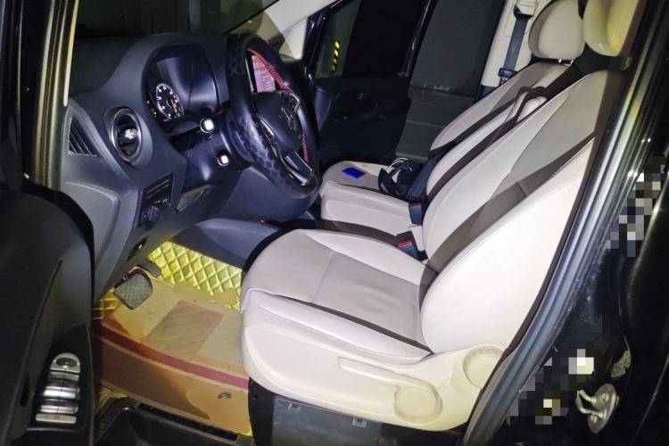 Used Mercedes-Benz Vito 2016 2.0T Elite Edition Left Front Seat