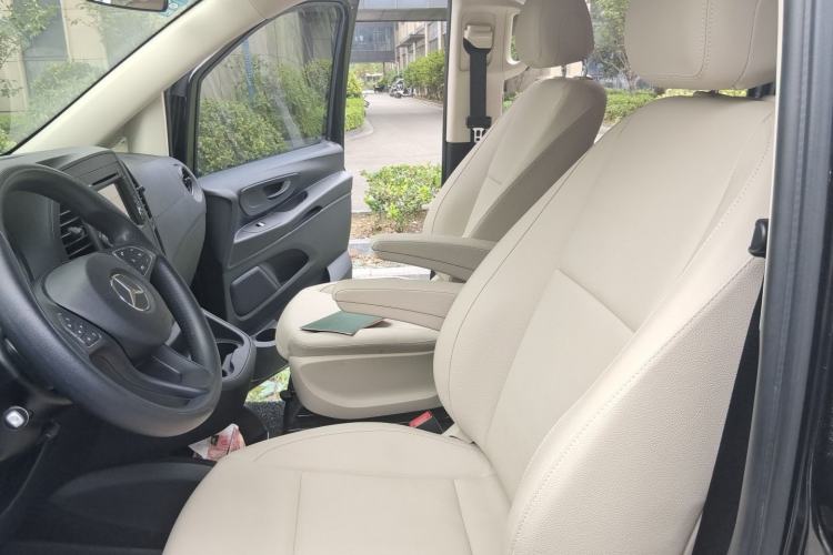 Used Mercedes-Benz Vito 2016 2.0T Elite Edition Left Front Seat