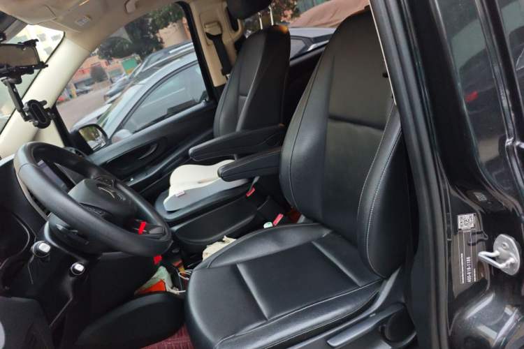 Used Mercedes-Benz Vito 2016 2.0T Elite Edition Left Front Seat