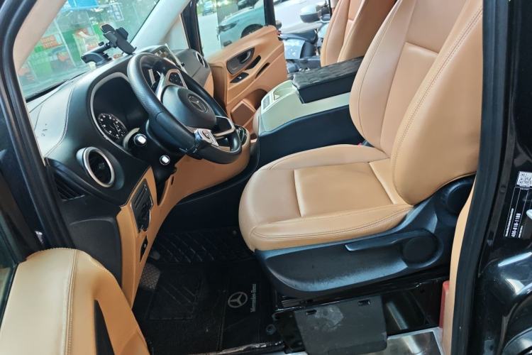 Used Mercedes-Benz Vito 2016 2.0T Elite Edition Left Front Seat