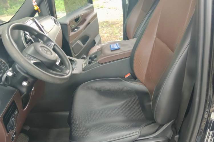 Used Mercedes-Benz Vito 2016 2.0T Elite Edition Left Front Seat