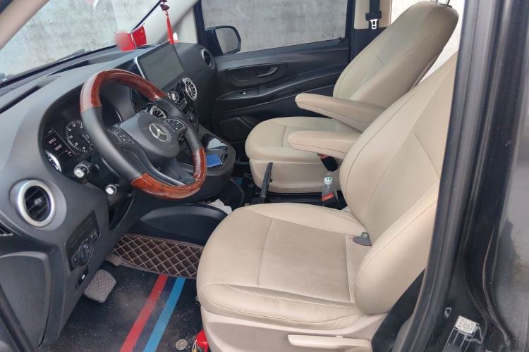 Used Mercedes-Benz Vito 2016 2.0T Elite Edition Left Front Seat