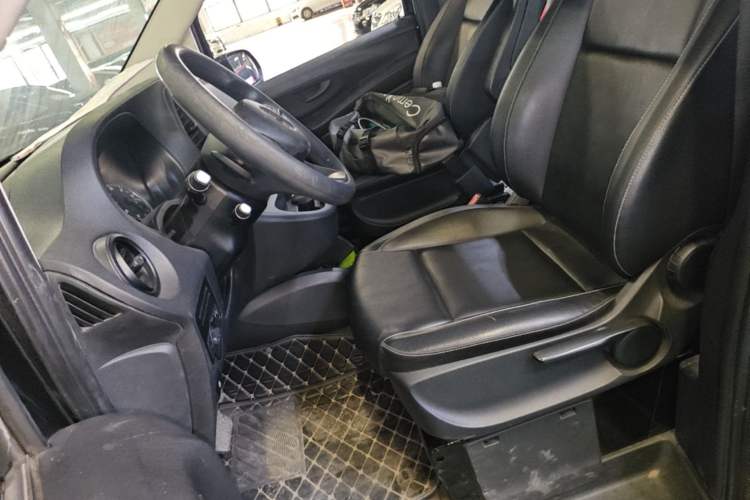 Used Mercedes-Benz Vito 2016 2.0T Elite Edition Left Front Seat