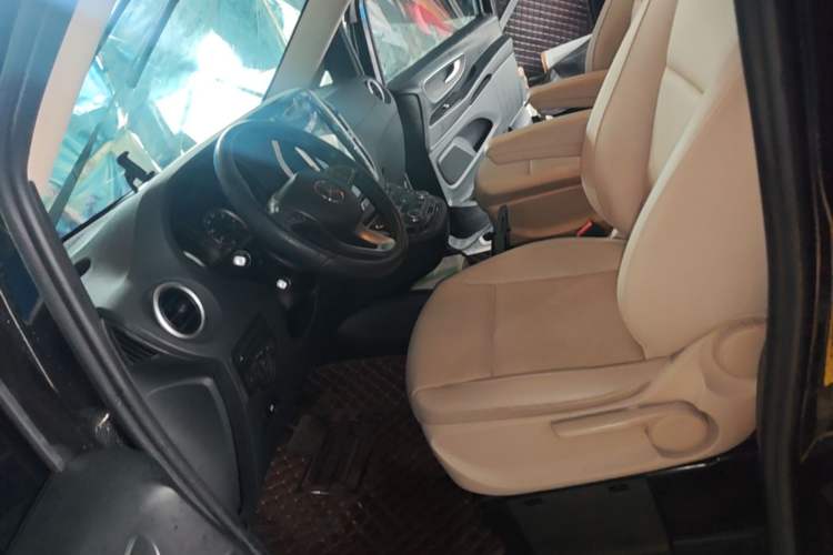Used Mercedes-Benz Vito 2016 2.0T Business Edition Left Front Seat