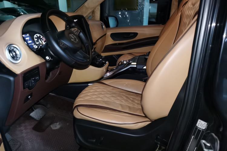 Used Mercedes-Benz Vito 2016 2.0T Elite Version 9-seater Left Front Seat