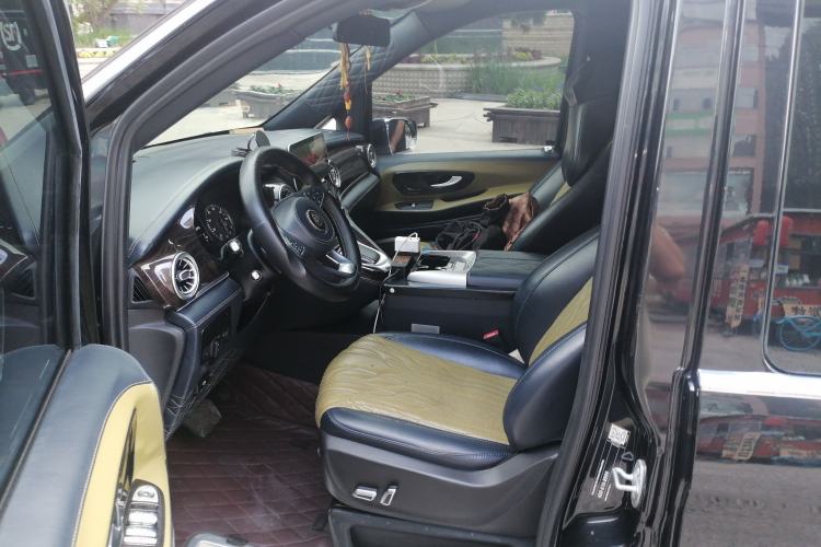 Used Mercedes-Benz Vito 2016 2.0T Elite Edition Left Front Seat