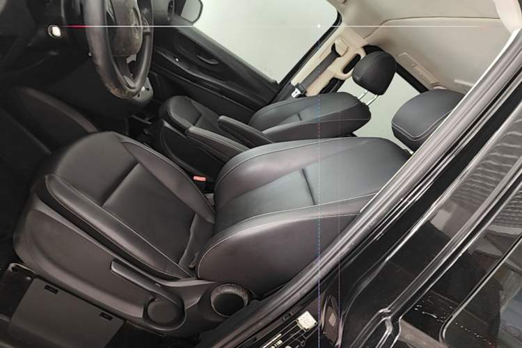 Used Mercedes-Benz Vito 2016 2.0T Elite Edition Left Front Seat