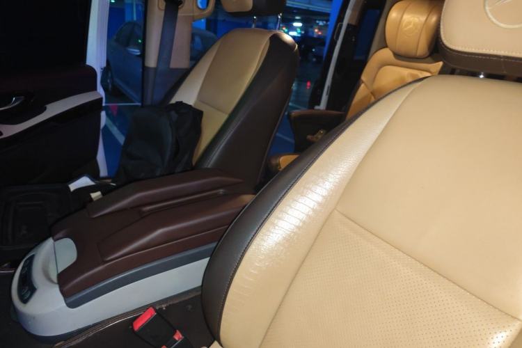 Used Mercedes-Benz Vito 2016 2.0T Elite Edition Left Front Seat