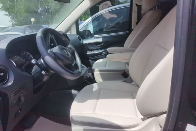 Used Mercedes-Benz Vito 2016 2.0T Elite Edition Left Front Seat