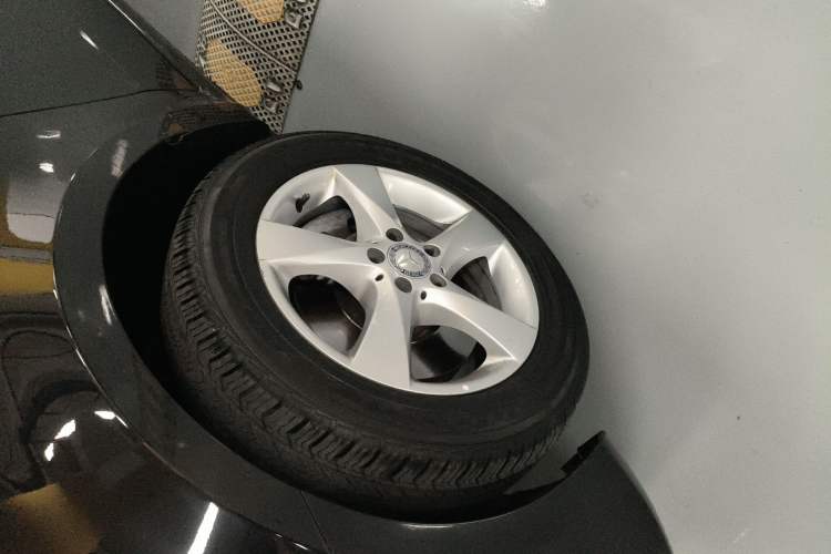 Used Mercedes-Benz Vito 2016 2.0T Elite Edition Left Front Wheel Hub