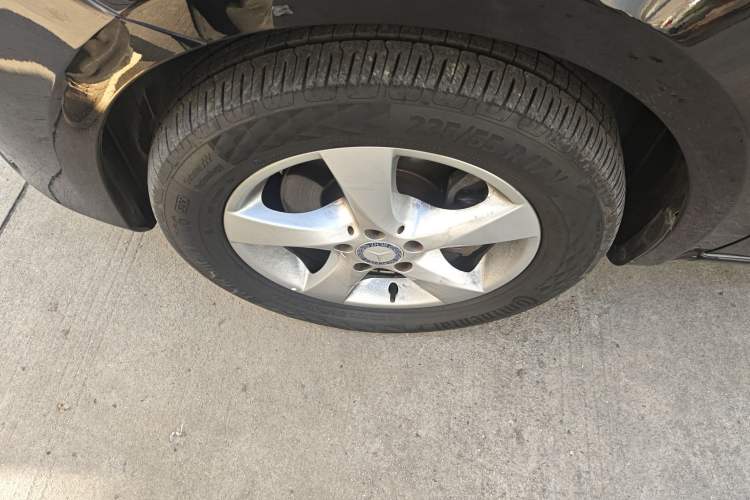 Used Mercedes-Benz Vito 2016 2.0T Business Edition Left Front Wheel Hub