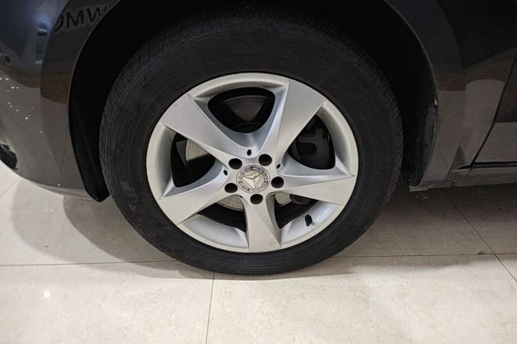 Used Mercedes-Benz Vito 2016 2.0T Business Edition Left Front Wheel Hub