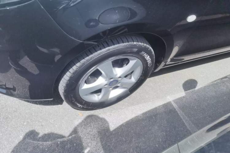 Used Mercedes-Benz Vito 2016 2.0T Elite Edition Left Front Wheel Hub