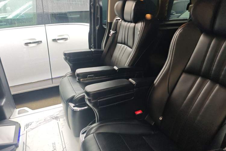 Used Mercedes-Benz Vito 2016 2.0T Business Edition Left Rear Seat