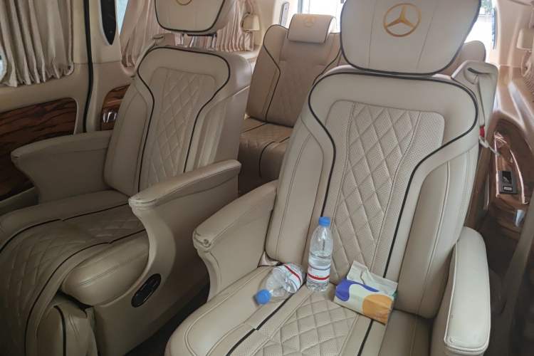 Used Mercedes-Benz Vito 2016 2.0T Elite Edition Left Rear Seat