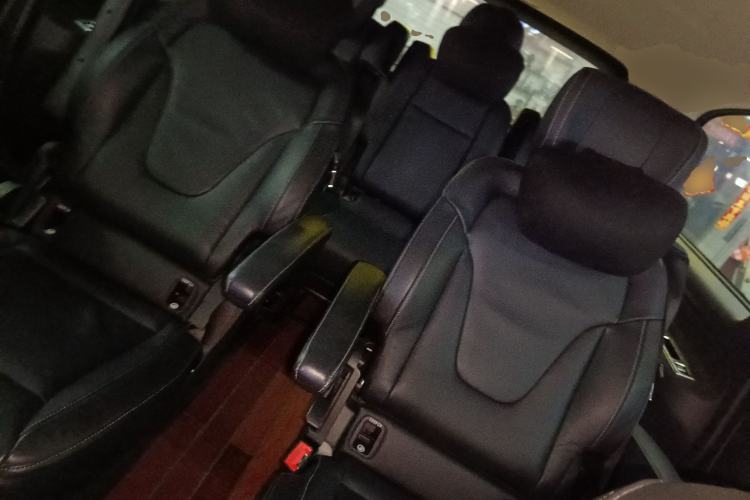 Used Mercedes-Benz Vito 2016 2.0T Elite Edition Left Rear Seat
