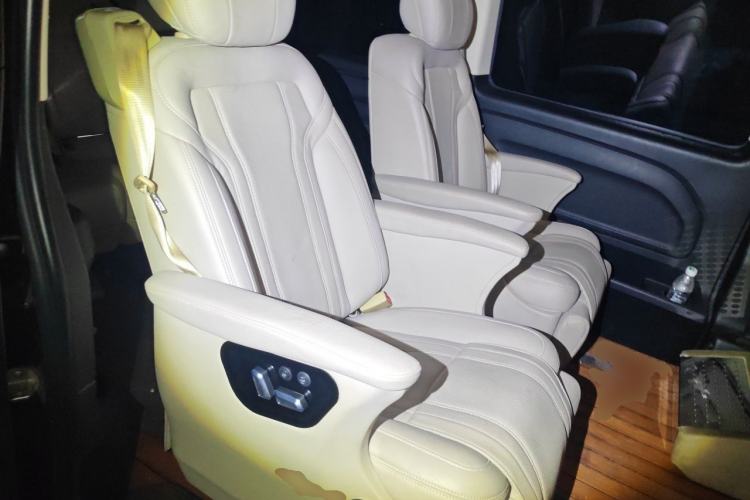 Used Mercedes-Benz Vito 2016 2.0T Elite Edition Left Rear Seat