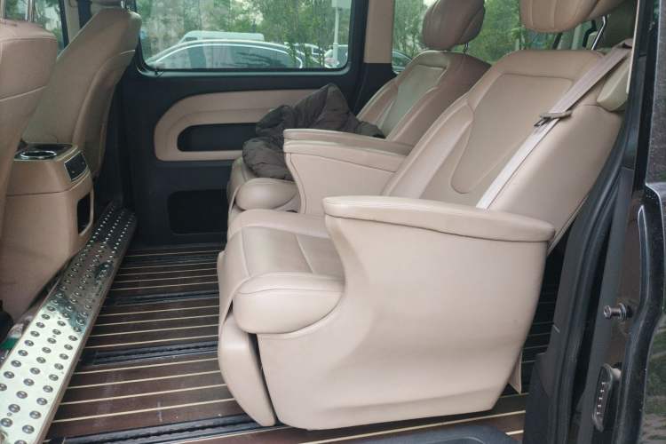 Used Mercedes-Benz Vito 2016 2.0T Business Edition Left Rear Seat