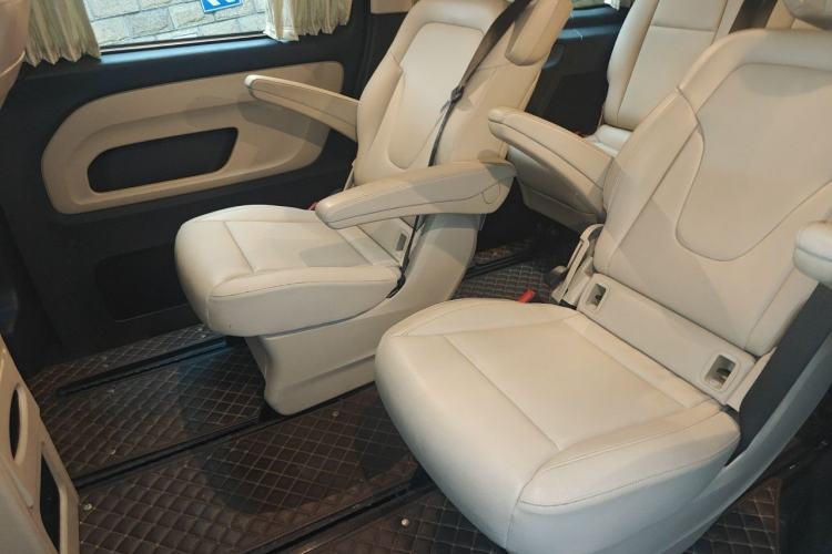 Used Mercedes-Benz Vito 2016 2.0T Business Edition Left Rear Seat