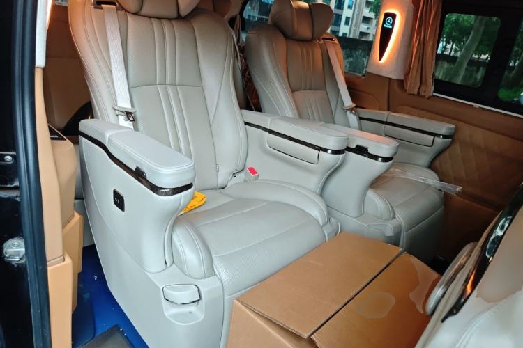 Used Mercedes-Benz Vito 2016 2.0T Elite Edition Left Rear Seat