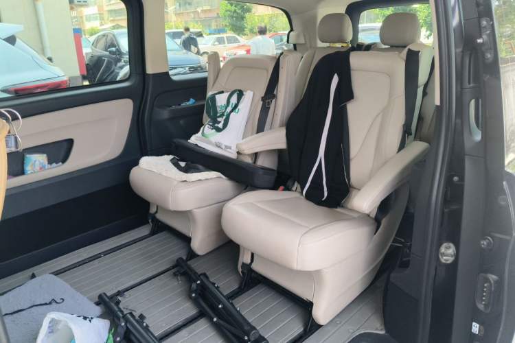 Used Mercedes-Benz Vito 2016 2.0T Business Edition Left Rear Seat