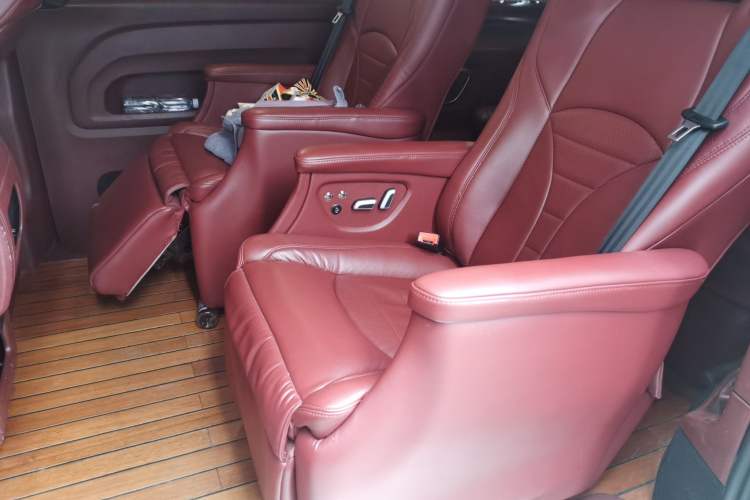 Used Mercedes-Benz Vito 2016 2.0T Elite Edition Left Rear Seat