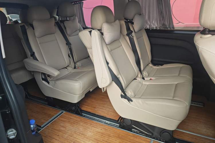 Used Mercedes-Benz Vito 2016 2.0T Elite Version 9-seater Left Rear Seat