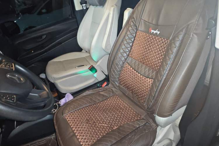 Used Mercedes-Benz Vito 2016 2.0T Elite Edition Left Rear Seat