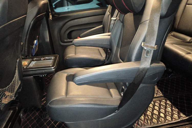 Used Mercedes-Benz Vito 2016 2.0T Business Edition Left Rear Seat