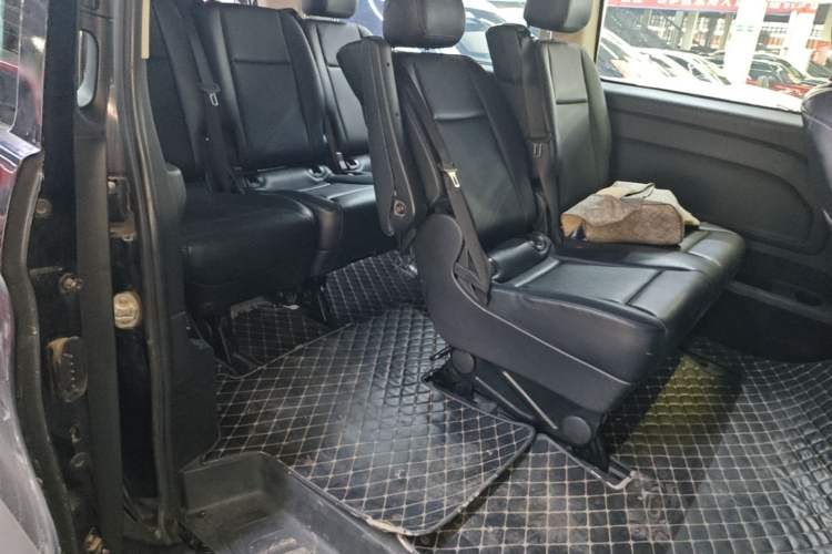 Used Mercedes-Benz Vito 2016 2.0T Elite Edition Left Rear Seat