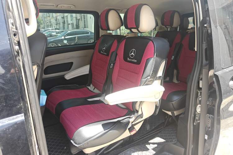 Used Mercedes-Benz Vito 2016 2.0T Business Edition Left Rear Seat