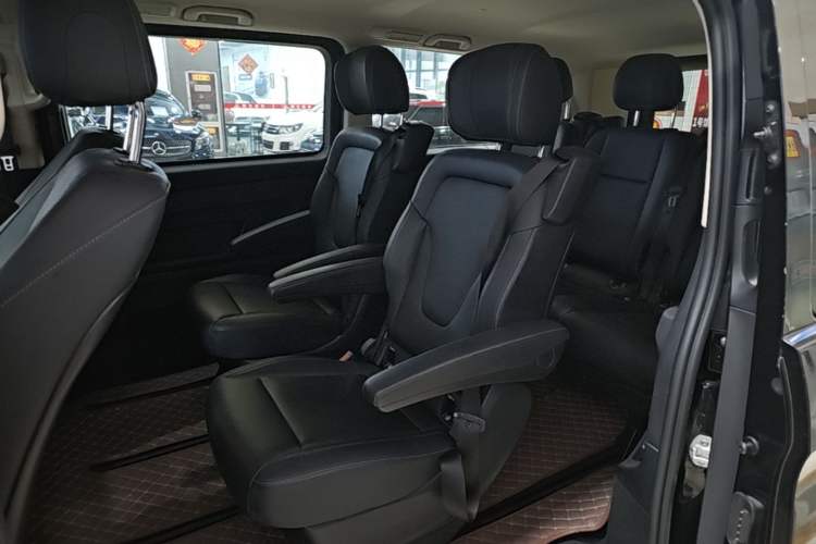 Used Mercedes-Benz Vito 2016 2.0T Business Edition Left Rear Seat
