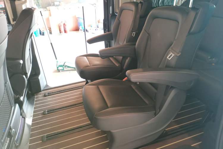 Used Mercedes-Benz Vito 2016 2.0T Business Edition Left Rear Seat