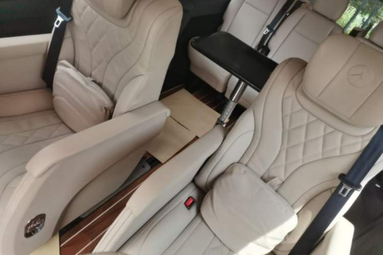 Used Mercedes-Benz Vito 2016 2.0T Elite Edition Left Rear Seat