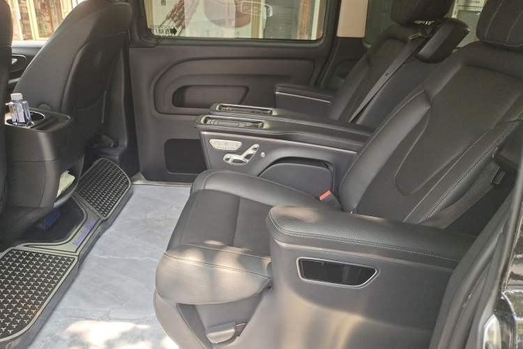 Used Mercedes-Benz Vito 2016 2.0T Business Edition Left Rear Seat