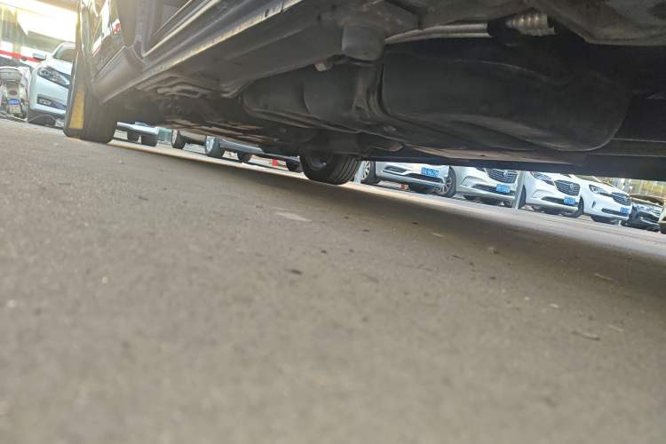 Used Mercedes-Benz Vito 2016 2.0T Business Edition Left Side Sill