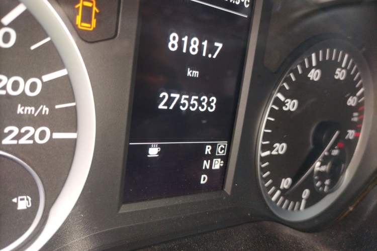 Used Mercedes-Benz Vito 2016 2.0T Business Edition Odometer Close Up
