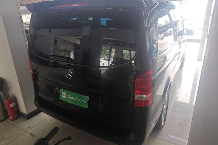 Used Mercedes-Benz Vito 2016 2.0T Elite Edition Rear Right 45 Deg