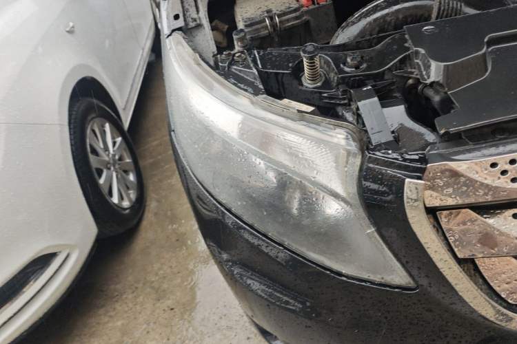 Used Mercedes-Benz Vito 2016 2.0T Business Edition Right Front Headlight