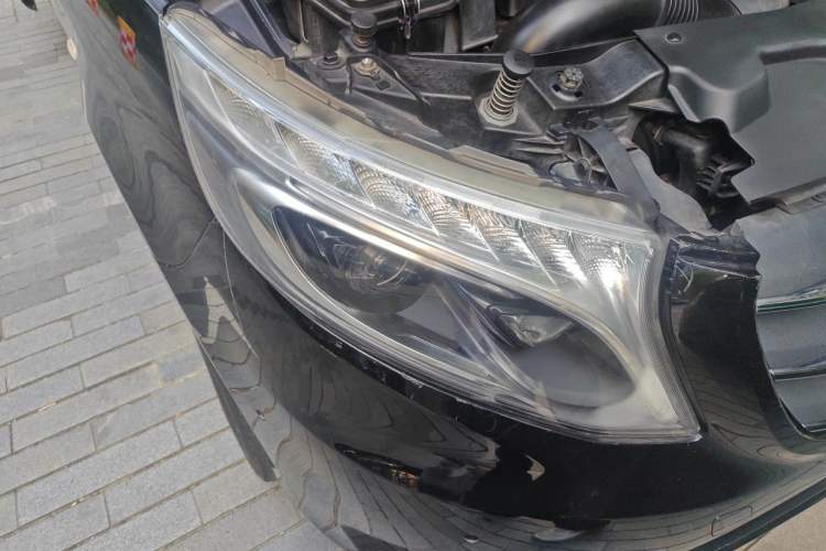 Used Mercedes-Benz Vito 2016 2.0T Elite Edition Right Front Headlight