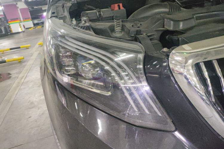 Used Mercedes-Benz Vito 2016 2.0T Elite Edition Right Front Headlight
