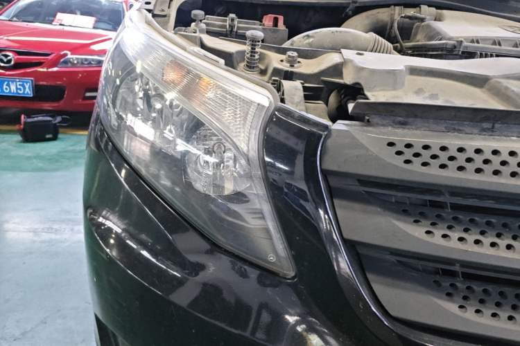 Used Mercedes-Benz Vito 2016 2.0T Elite Edition Right Front Headlight