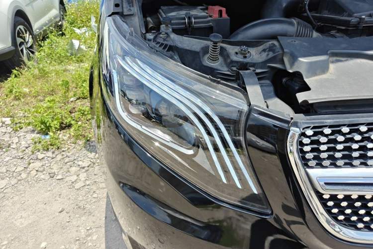 Used Mercedes-Benz Vito 2016 2.0T Business Edition Right Front Headlight