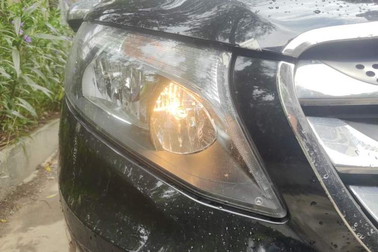 Used Mercedes-Benz Vito 2016 2.0T Elite Edition Right Front Headlight