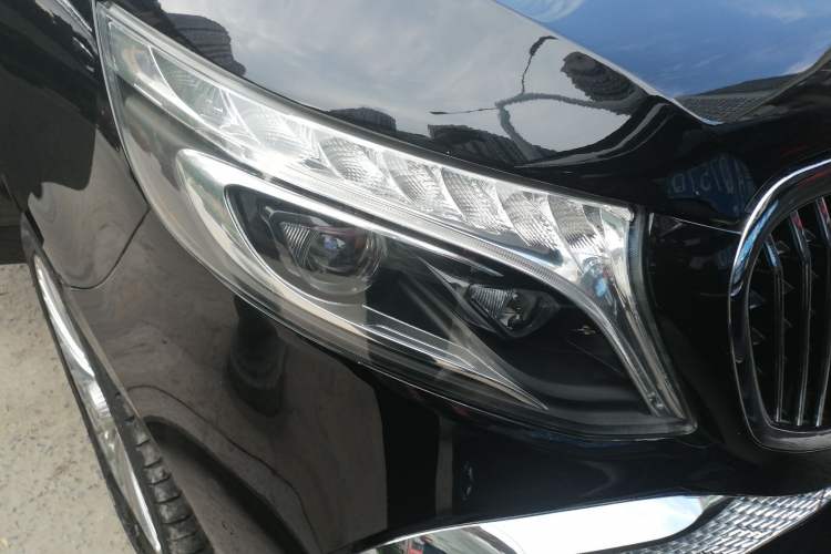 Used Mercedes-Benz Vito 2016 2.0T Elite Edition Right Front Headlight