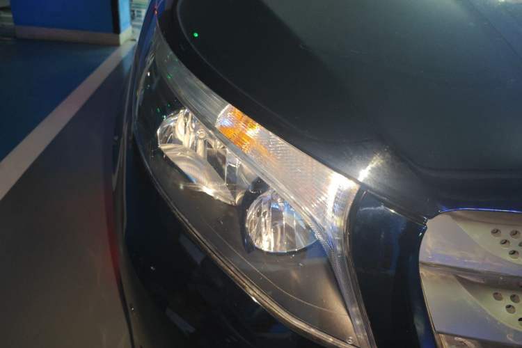 Used Mercedes-Benz Vito 2016 2.0T Elite Edition Right Front Headlight