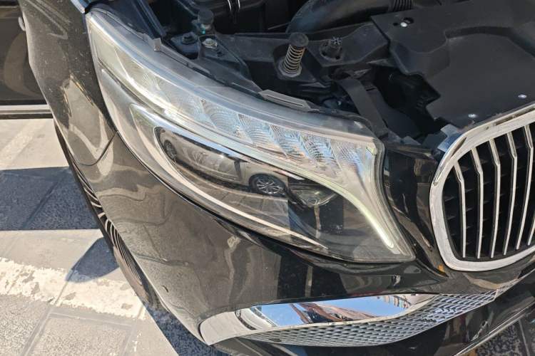 Used Mercedes-Benz Vito  Right Front Headlight