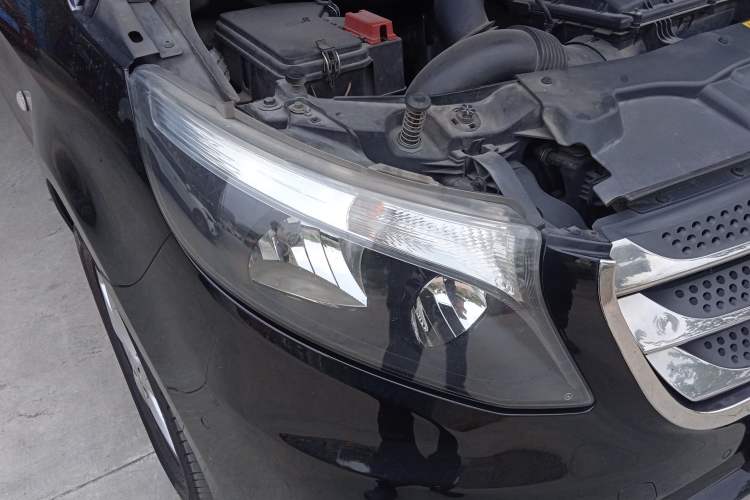 Used Mercedes-Benz Vito 2016 2.0T Elite Edition Right Front Headlight